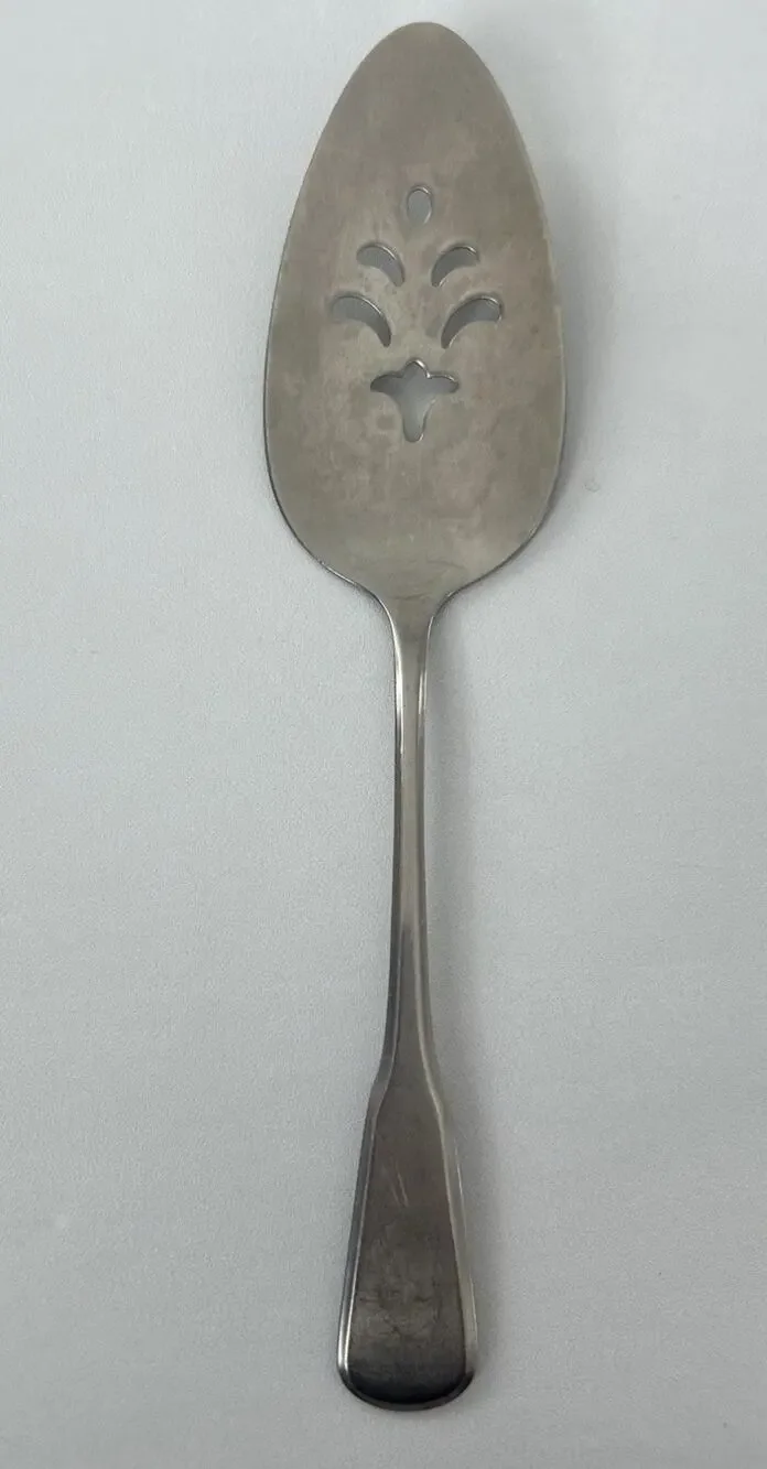 Oneida Deluxe INDEPENDENCE Pierced PIE SERVER 8 1/2